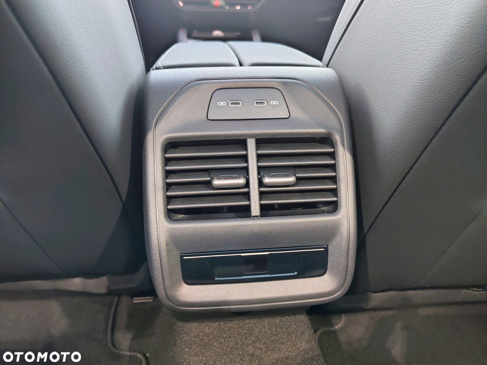 Volkswagen Passat - 29