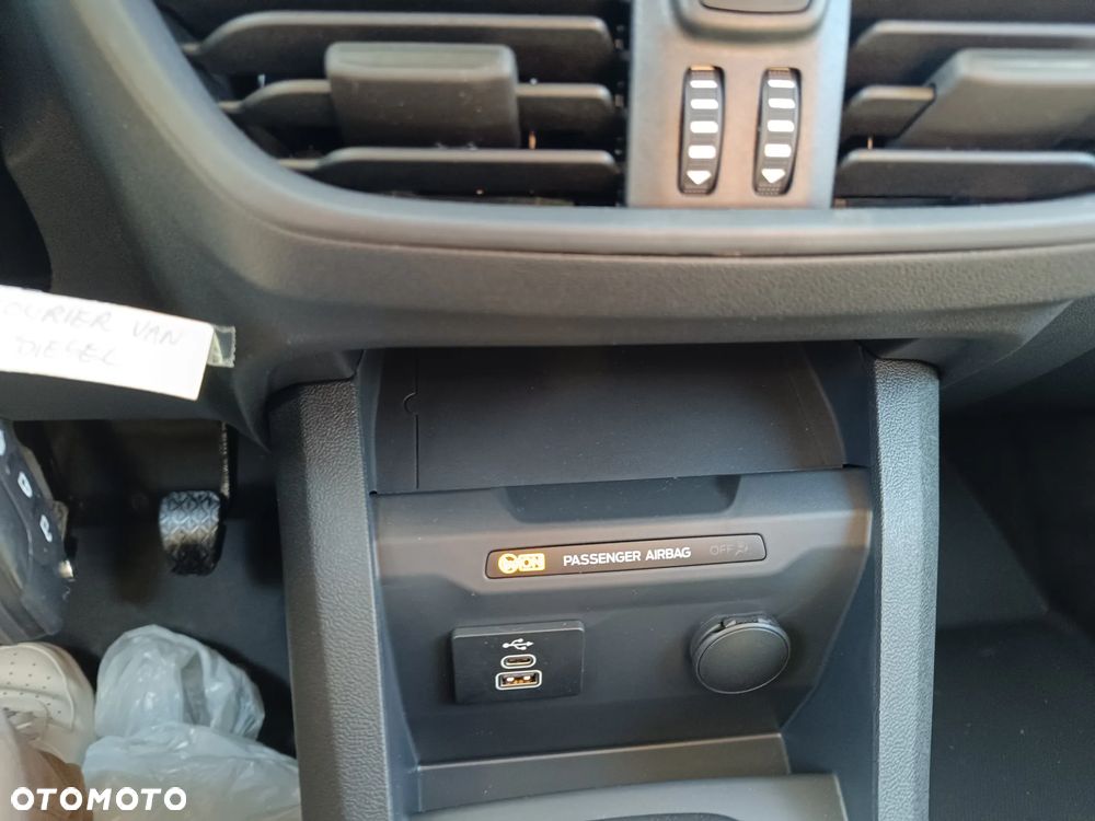 Ford Transit Courier Van Trend 1.0 100Km M6 - 16