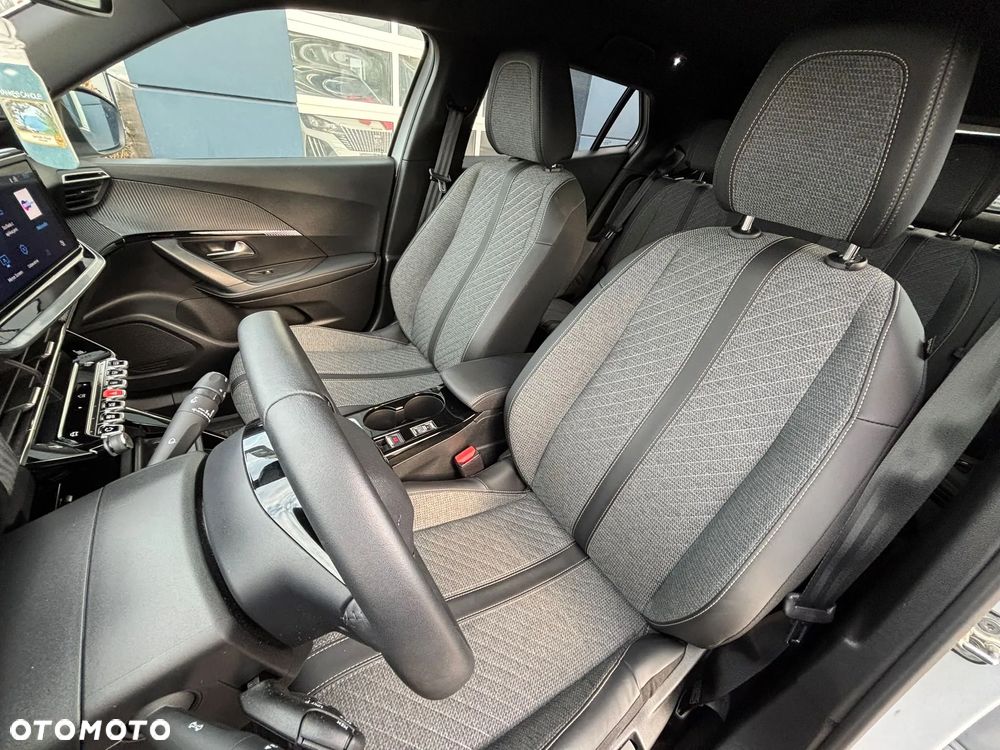 Peugeot 2008 PureTech 100 Allure S&S BVM6 - 12
