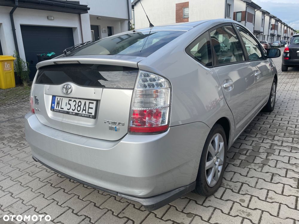 Toyota Prius (Hybrid) Sol - 17