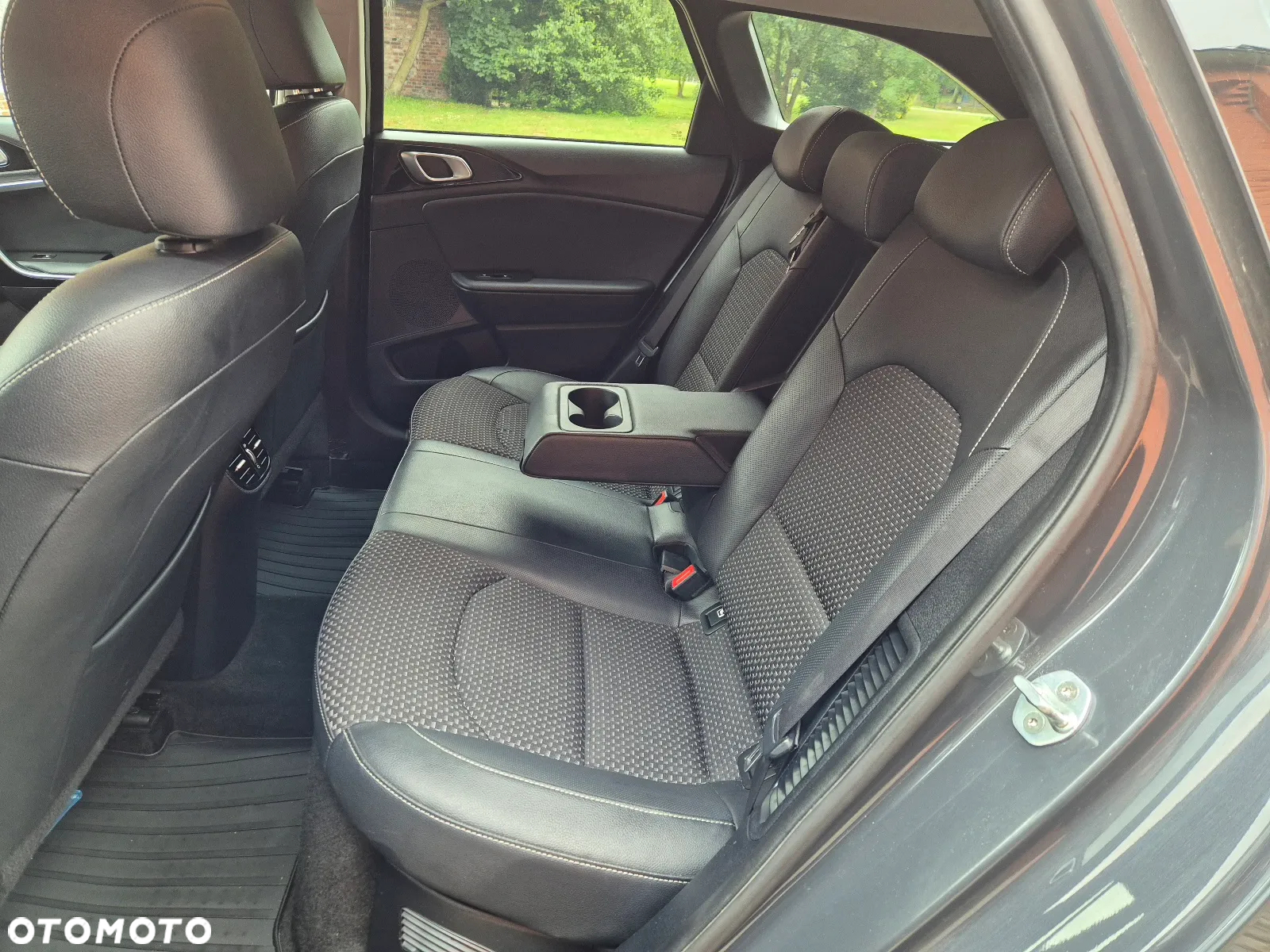 Kia Ceed - 24