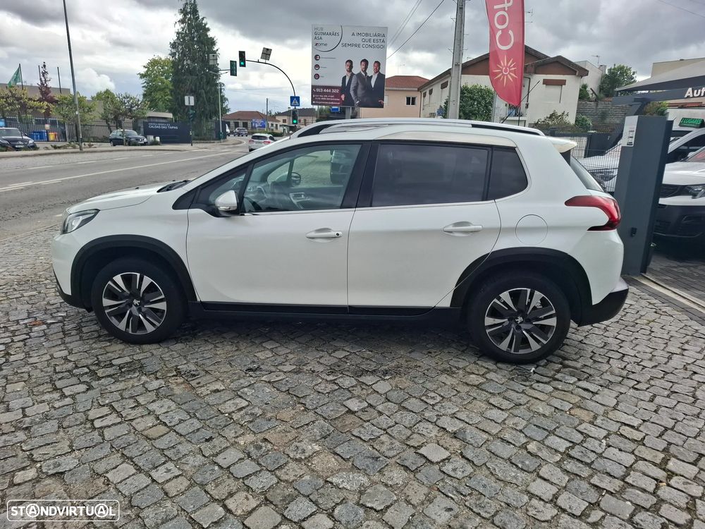 Peugeot 2008 1.2 PureTech Allure - 4