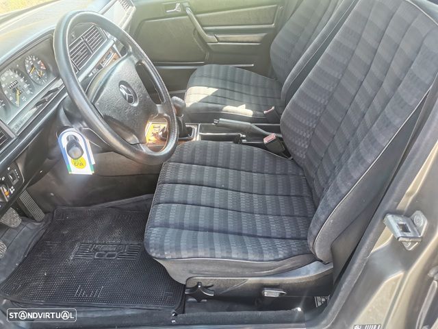 Mercedes-Benz A 190 - 16