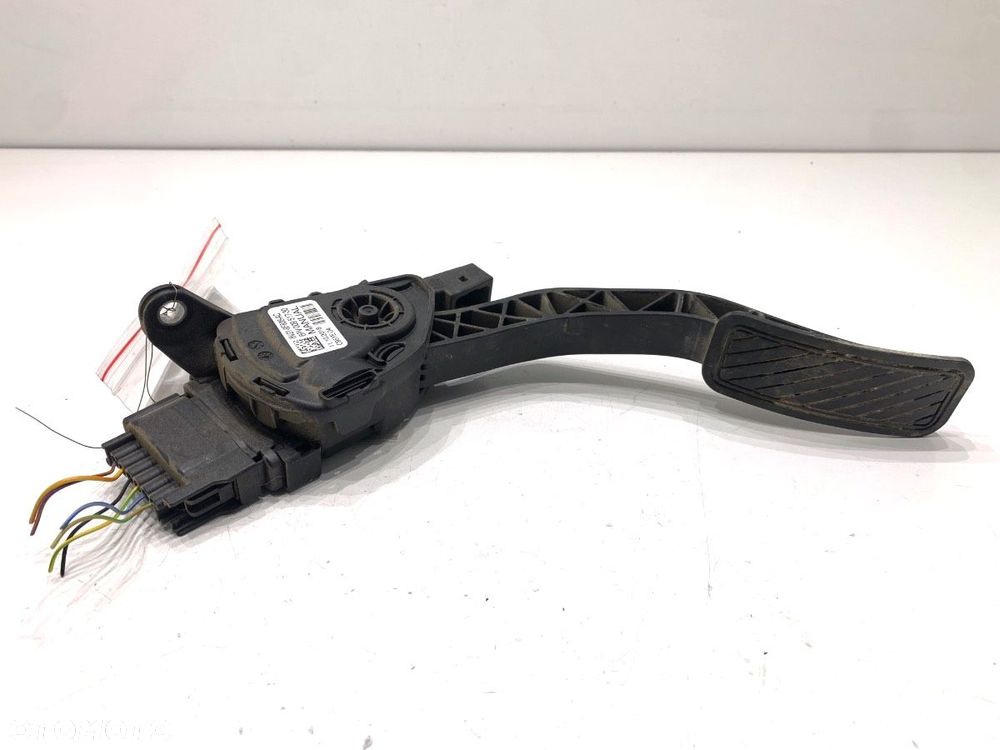 POTENCJOMETR GAZU  FORD TRANSIT COURIER B460 Nadwozie pełne/minivan 2014 - 2022 1.0 EcoBoost 74 kW - 2