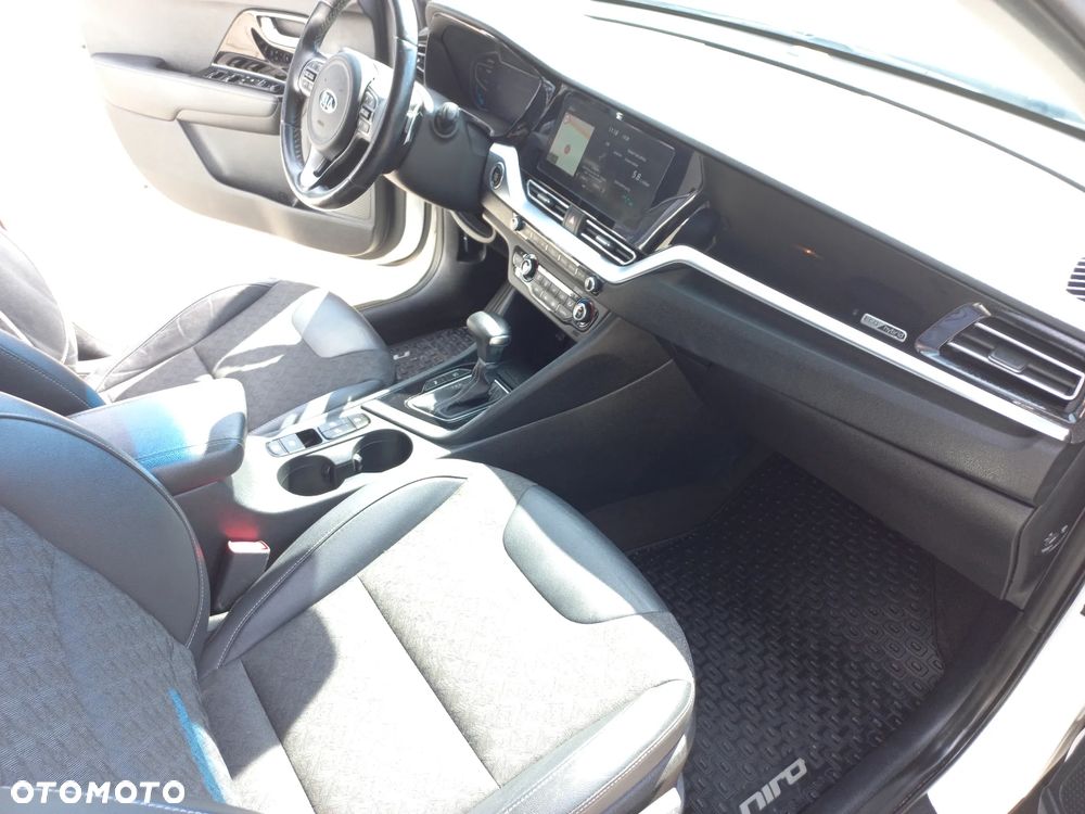 Kia Niro 1.6 GDI Hybrid M - 12