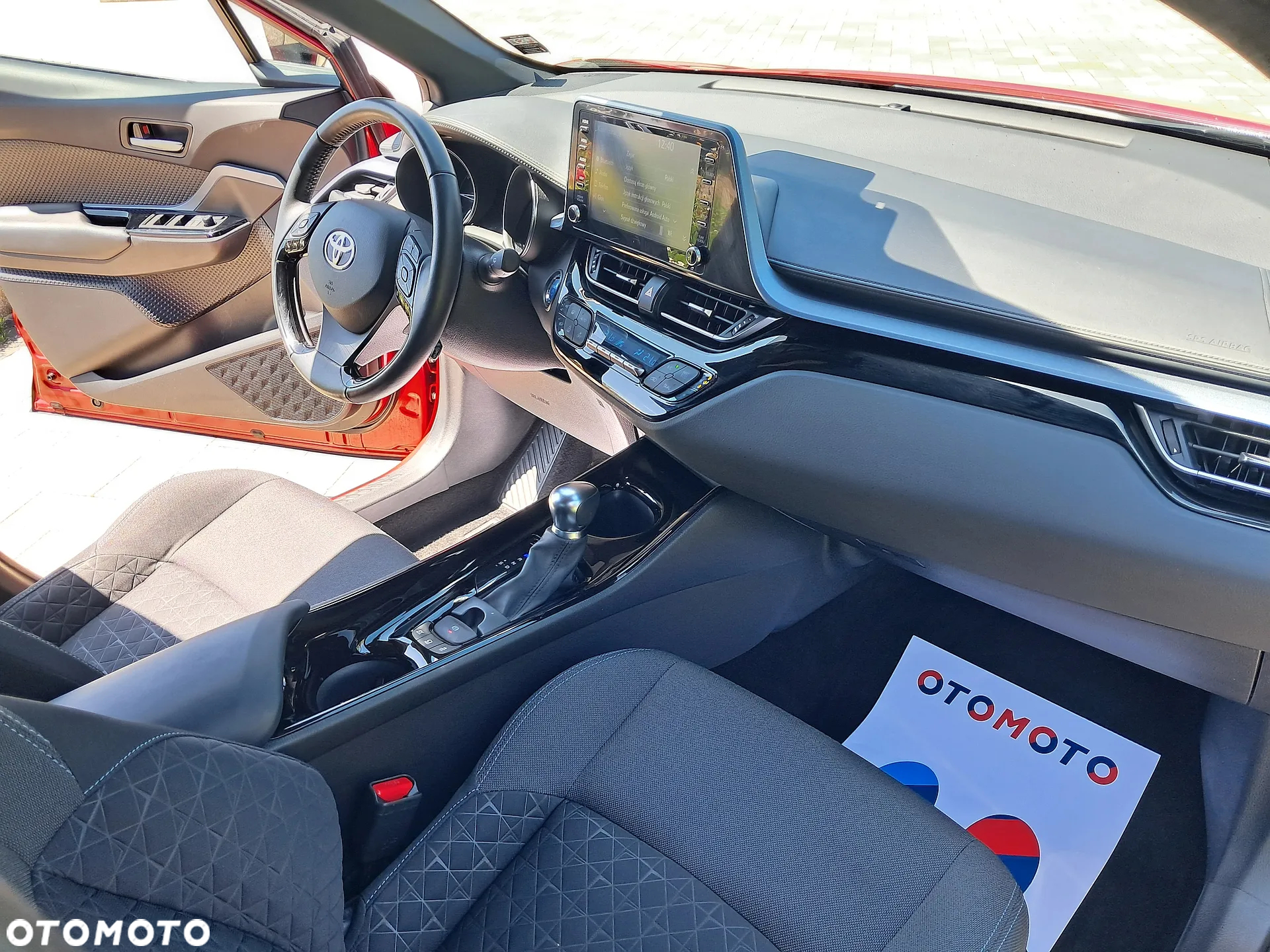 Toyota C-HR - 16