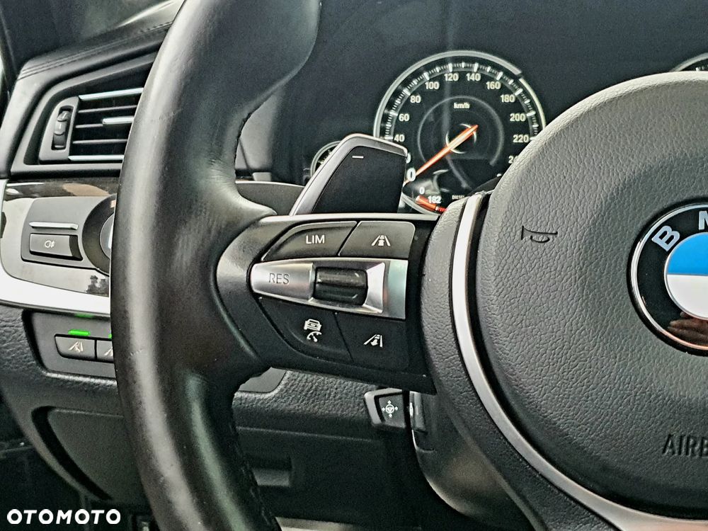 BMW Seria 5 M550d xDrive - 15