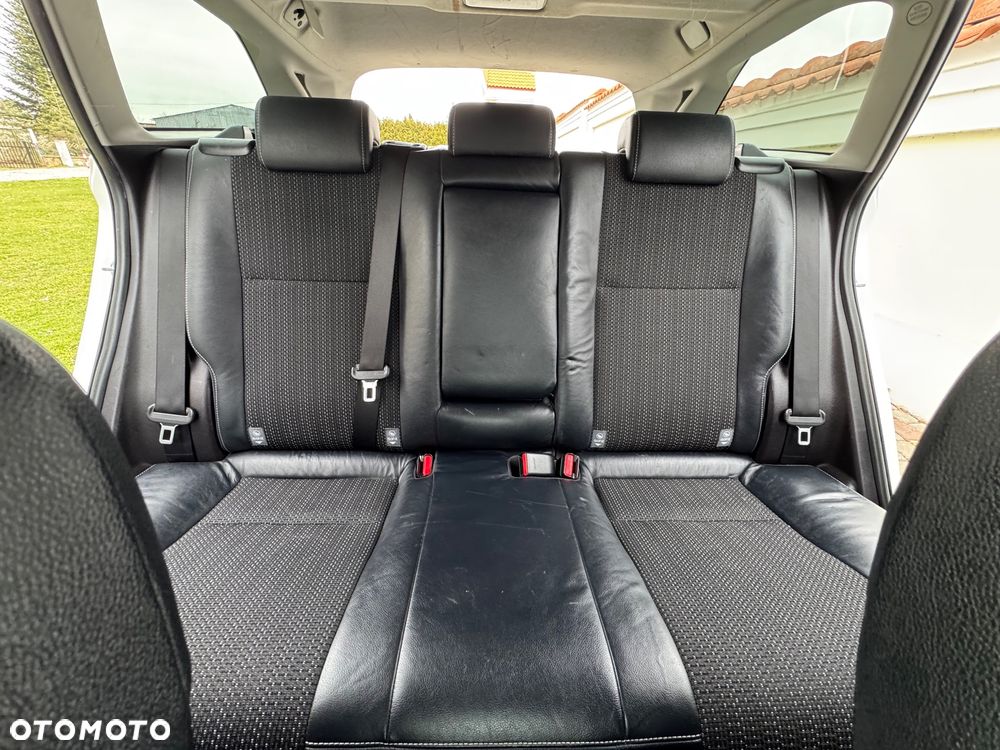 Toyota Auris 1.8 HSD Luna - 23