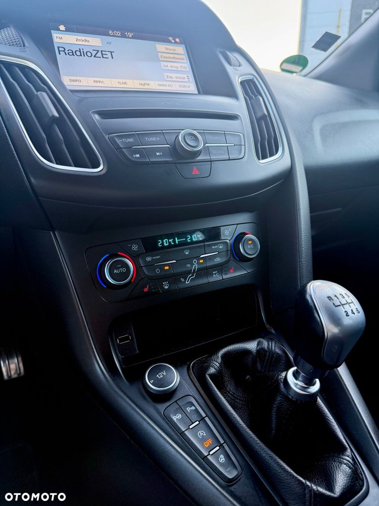 Ford Focus 1.5 EcoBoost STart-Stopp-System ST-LINE - 35
