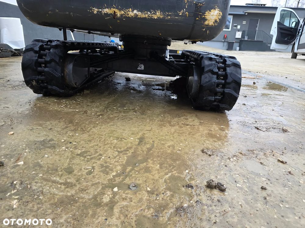 New Holland E19C - 29