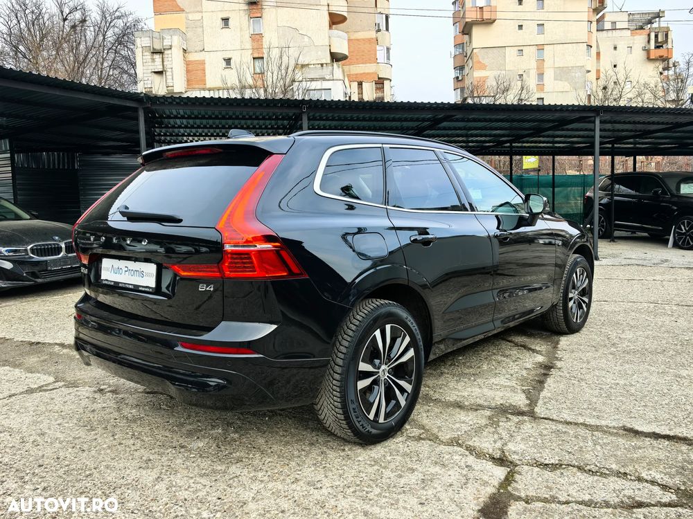 Volvo XC 60 B4 D Geartronic Momentum Pro - 4