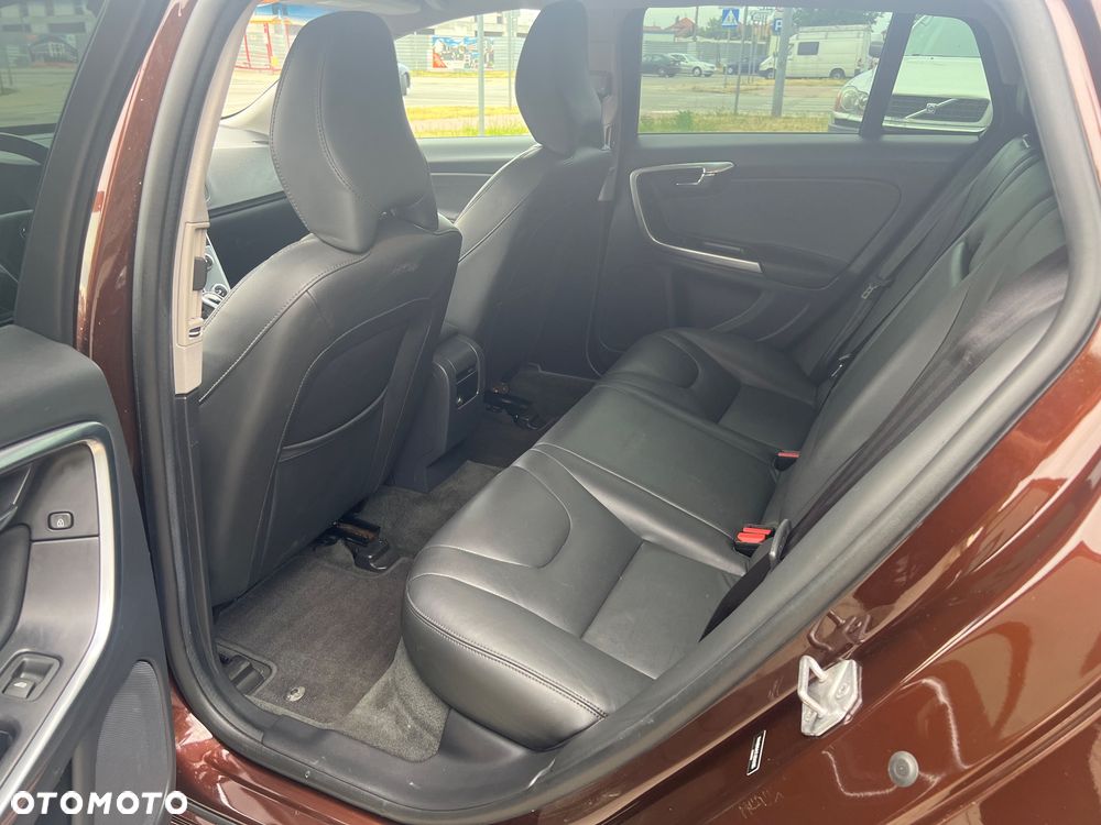 Volvo V60 Cross Country T5 AWD Momentum - 7