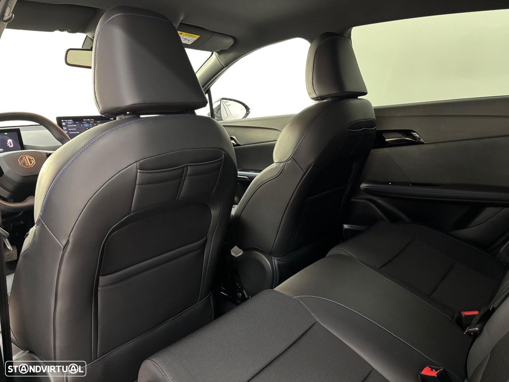 MG MG4 64 kWh Luxury - 15