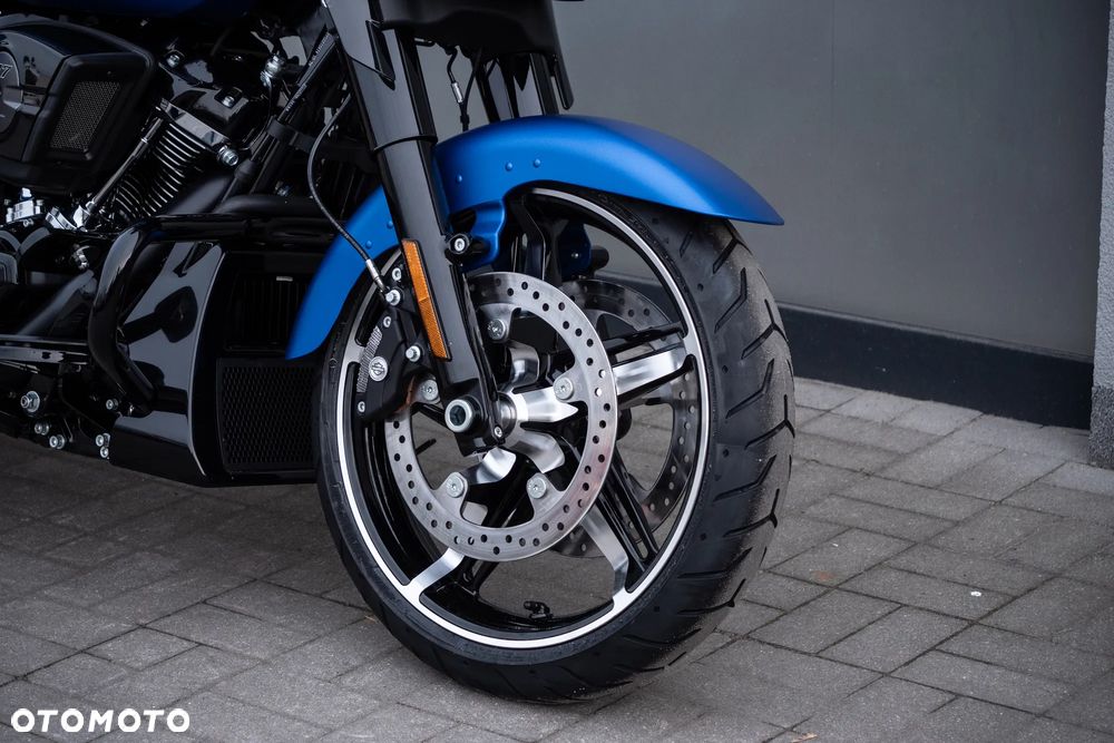 Harley-Davidson Touring Street Glide - 34