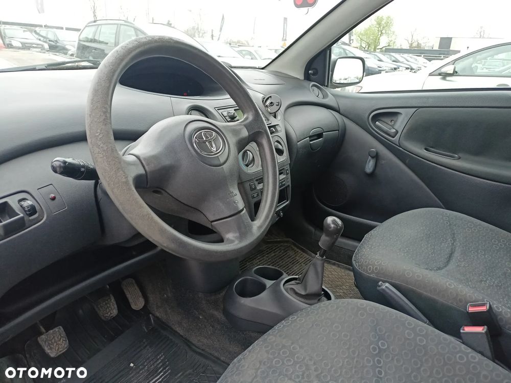 Toyota Yaris - 8
