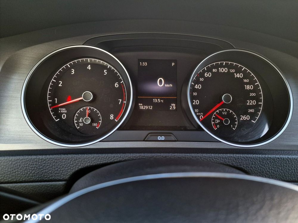 Volkswagen Golf - 28