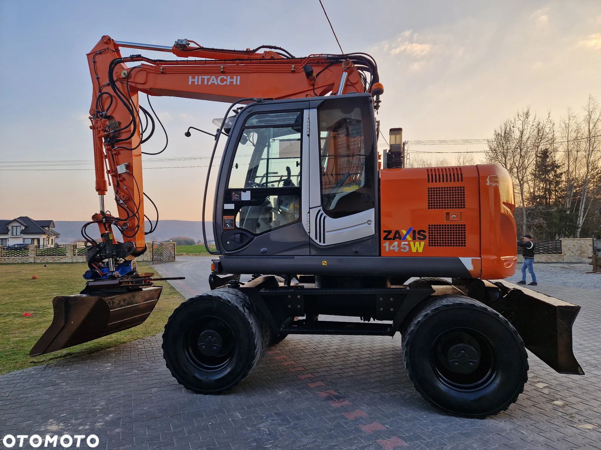 Hitachi ZX145 - 1