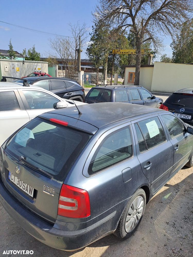 Skoda Octavia 2.0TDI Ambiente DSG - 12