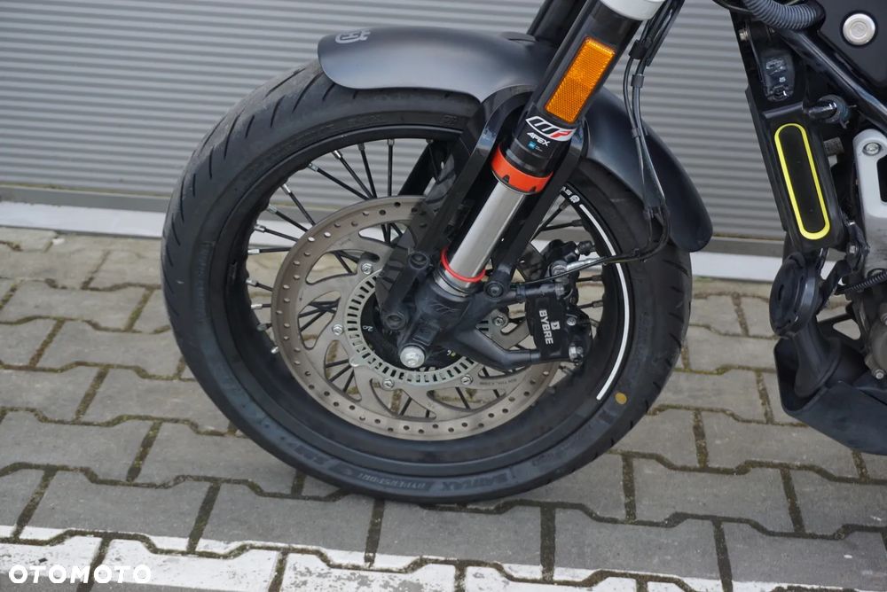 Husqvarna Svartpilen - 16