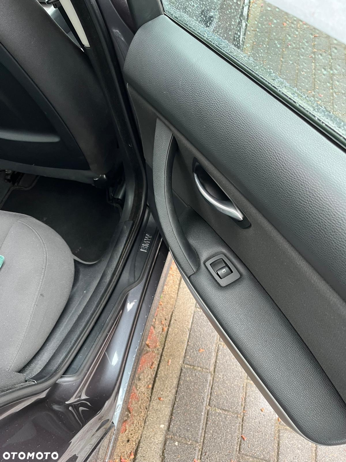 BMW Seria 3 318i - 9