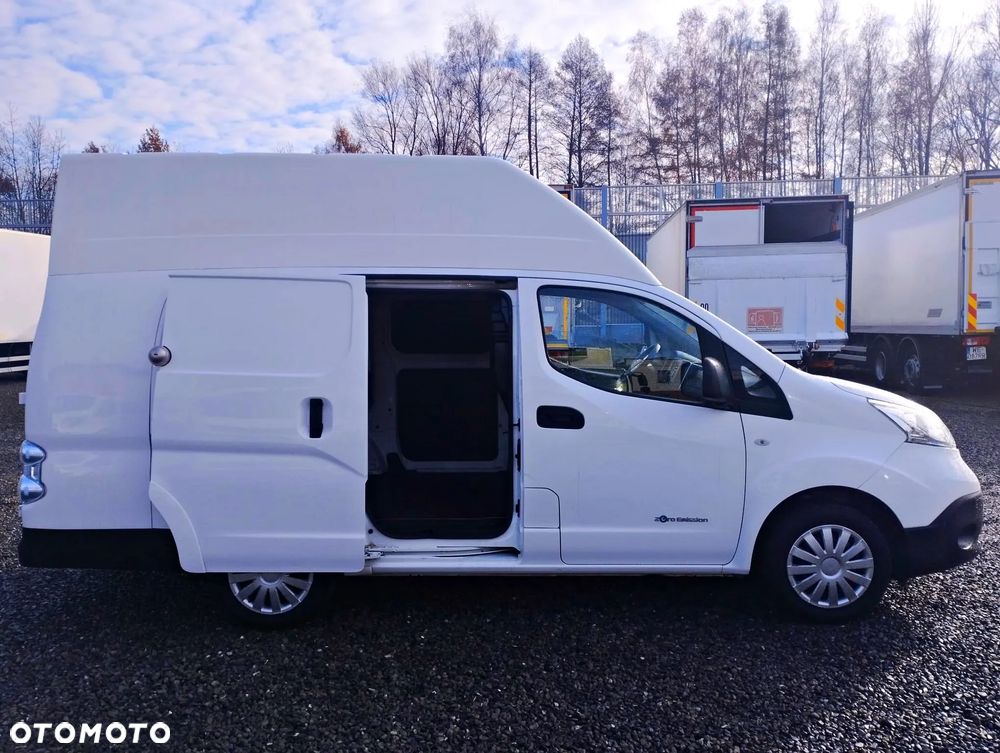 Nissan ENV 200 Maxi - 5
