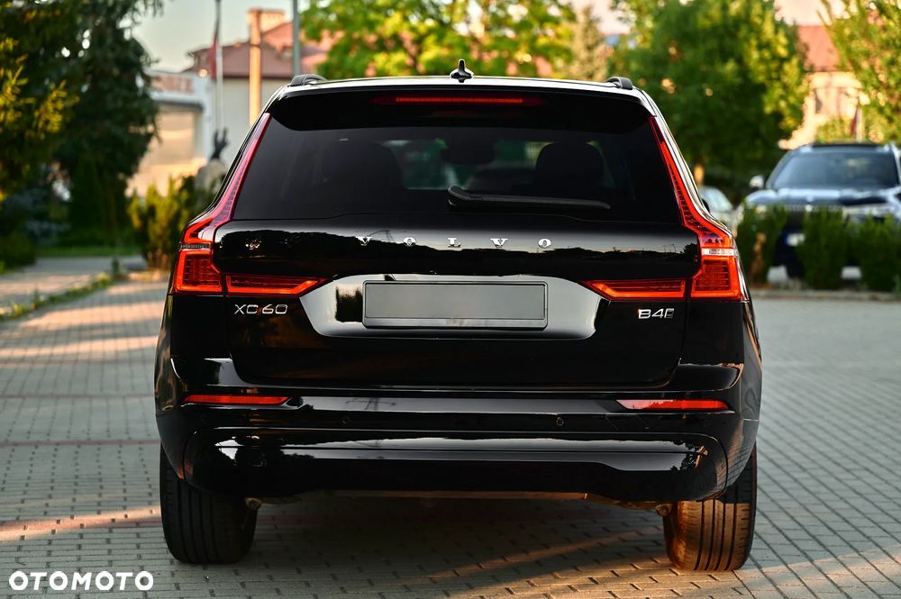 Volvo XC 60 B4 D AWD Momentum Pro - 11