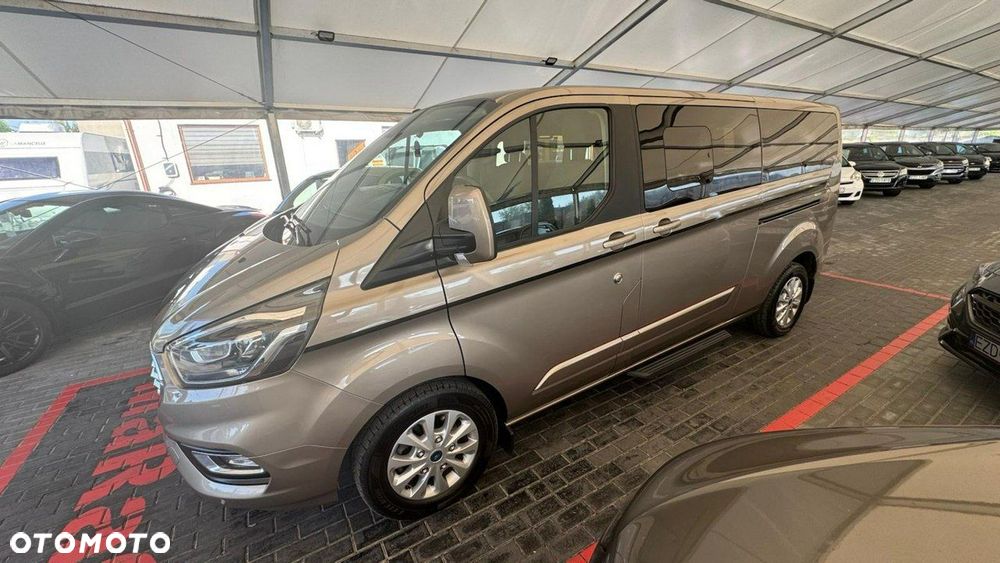 Ford Tourneo Custom - 14