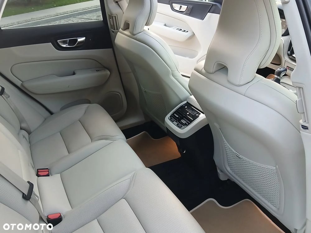 Volvo XC 60 T6 GPF AWD Inscription - 22