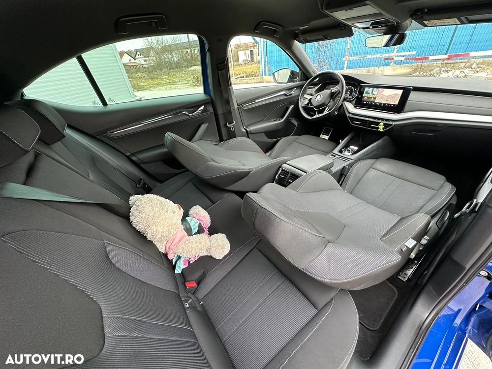 Skoda Octavia 2.0 TDI DSG Sportline - 8