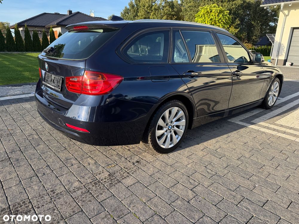 BMW Seria 3 320d Touring Sport Line - 12