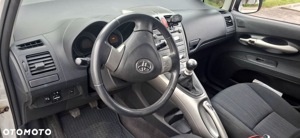 Toyota Auris - 15
