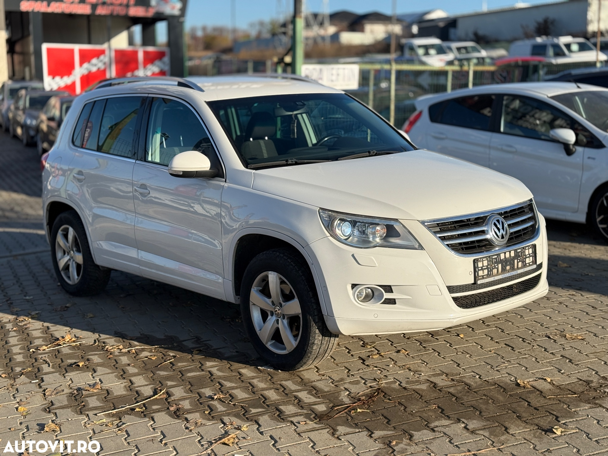 Volkswagen Tiguan 2.0 TDI 4Motion DSG Sport & Style - 2