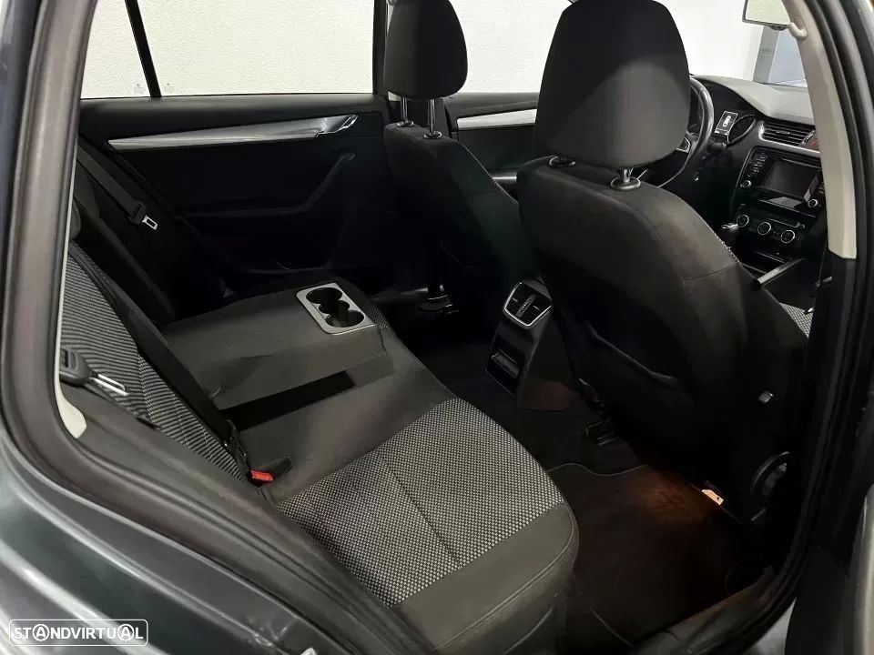 Skoda Octavia Break - 11