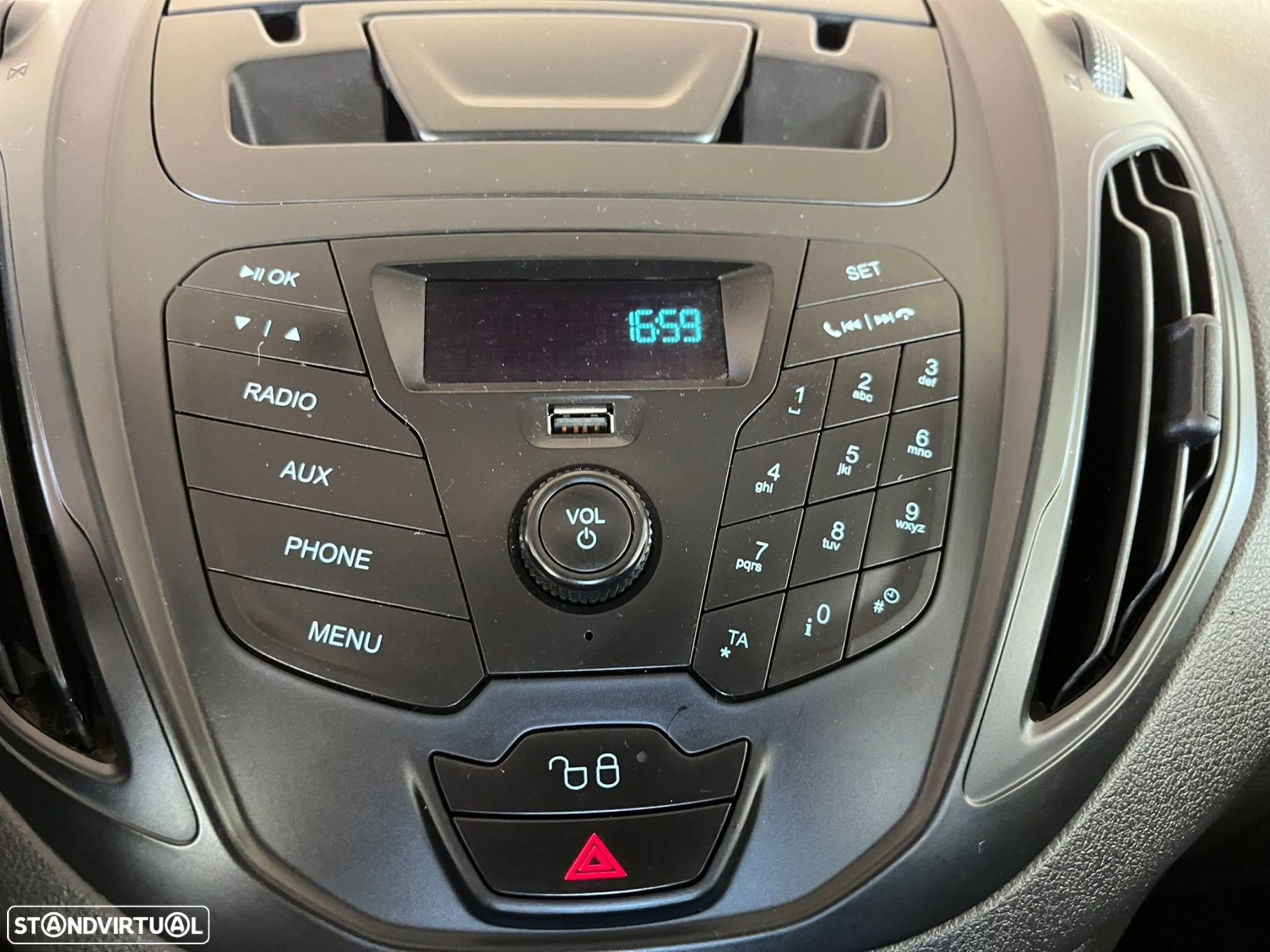 Ford Tourneo Courier 1.5 TDCi Ambiente - 10