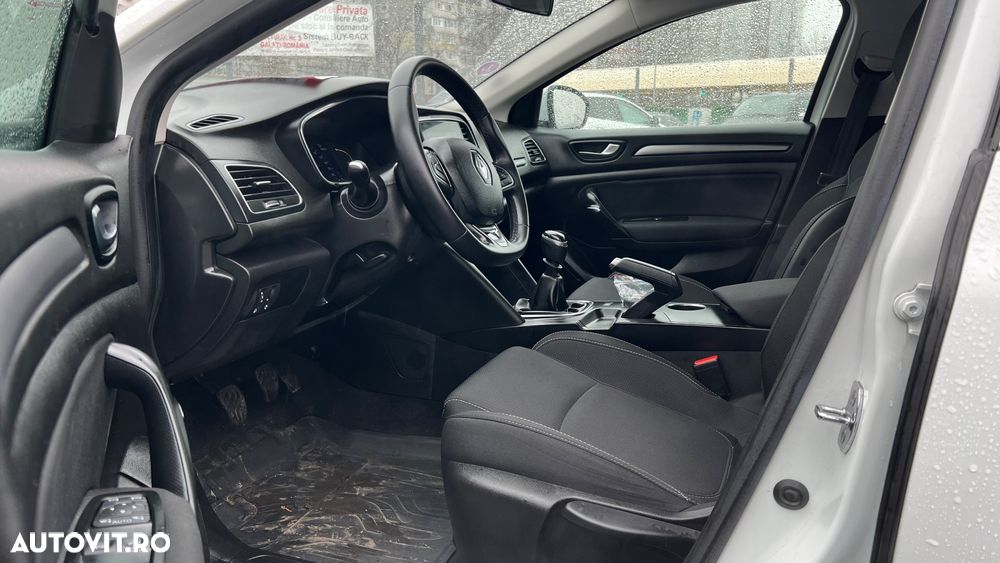 Renault Megane TCE 140 GPF Zen - 18