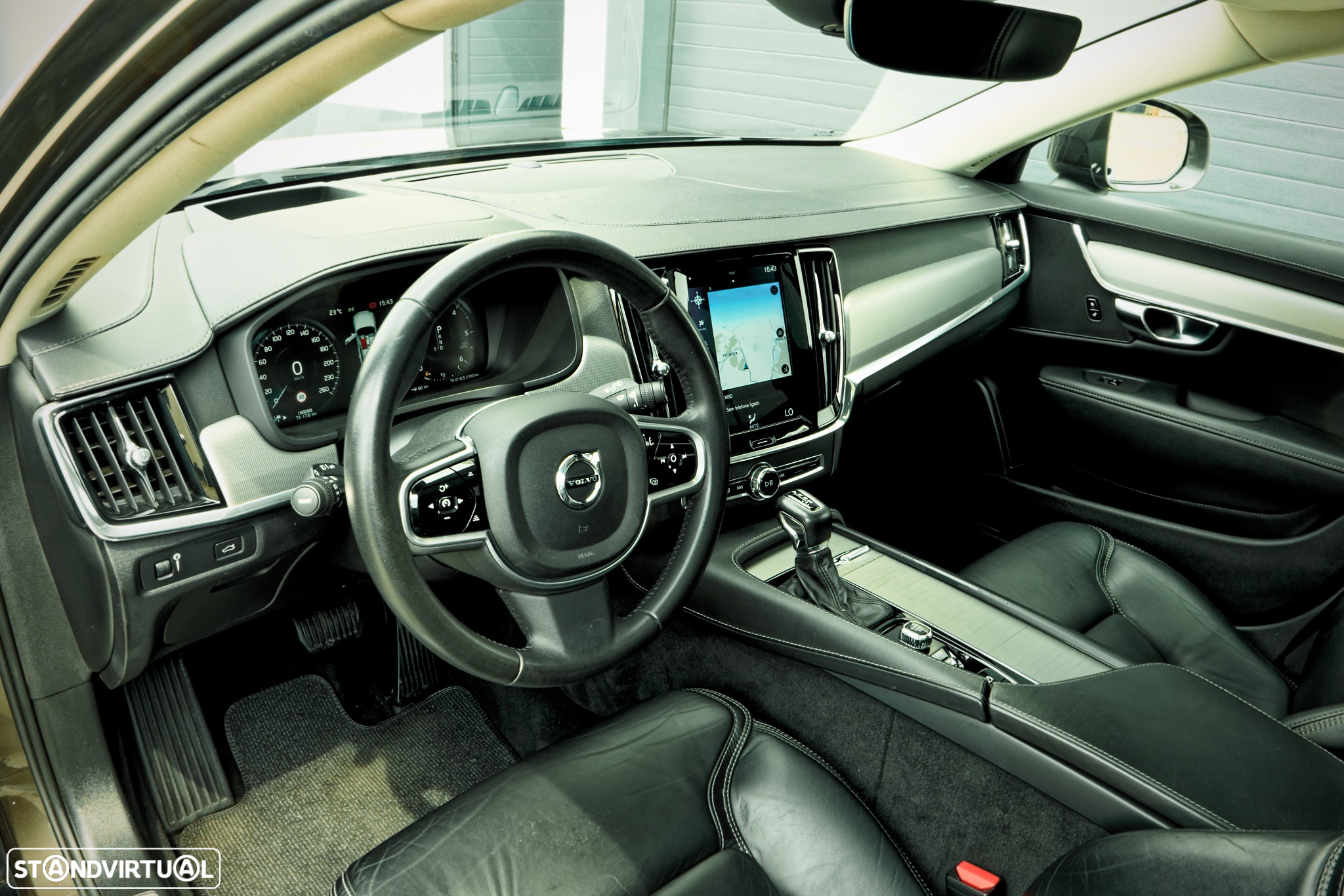 Volvo V90 Cross Country 2.0 D5 Pro AWD Geartronic - 21