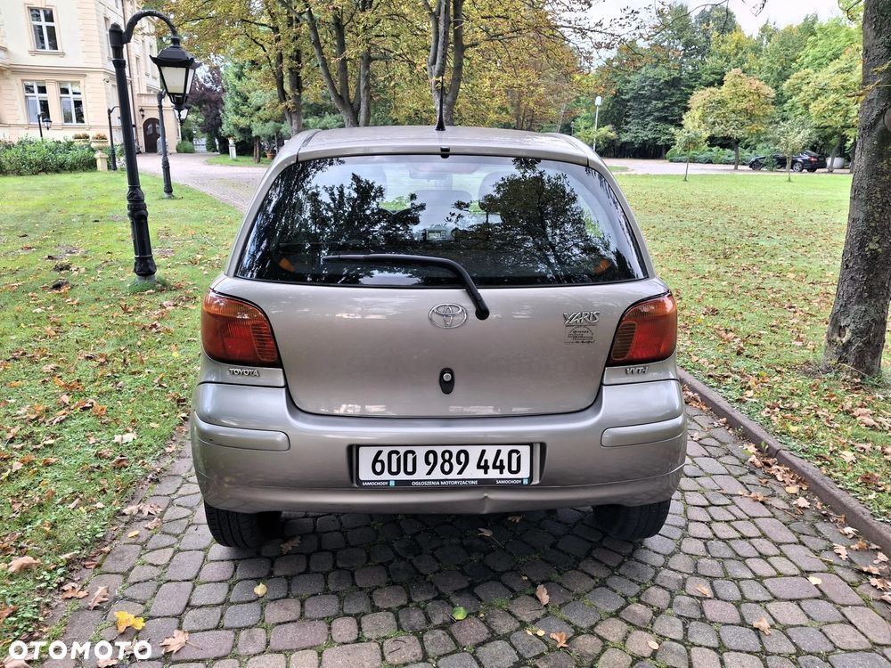 Toyota Yaris 1.3 VVT-i Executive - 12