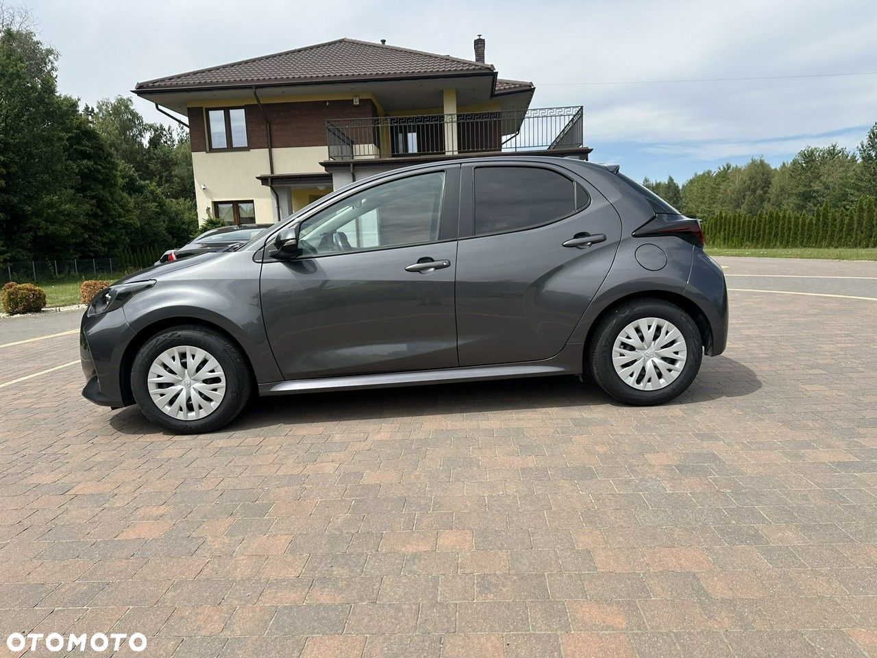 Toyota Yaris - 4