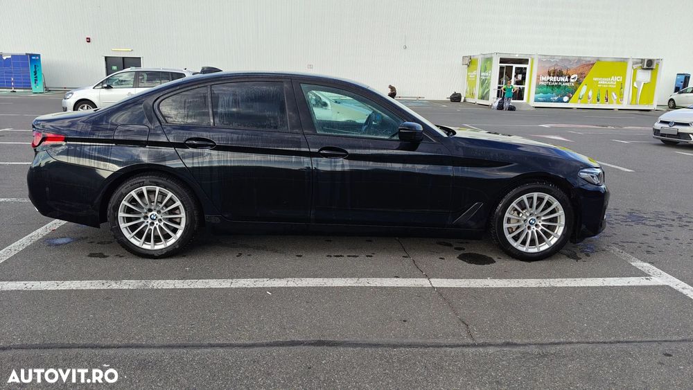 BMW Seria 5 530i AT MHEV - 16