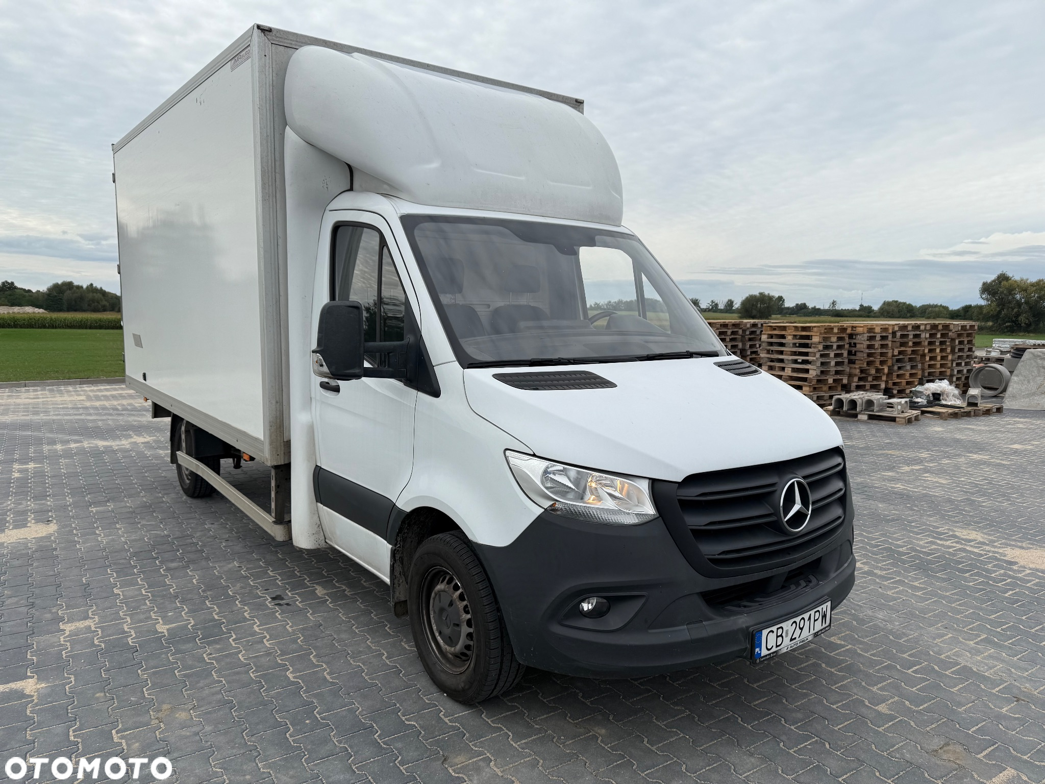 Mercedes-Benz Sprinter - 2
