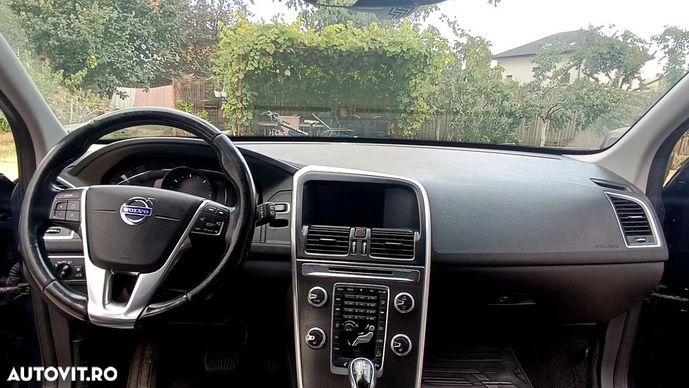 Volvo XC 60 D5 AWD Momentum - 10