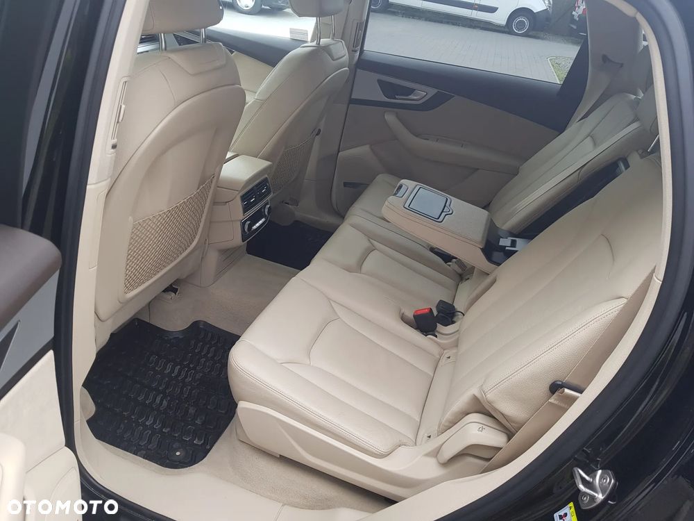 Audi Q7 - 11