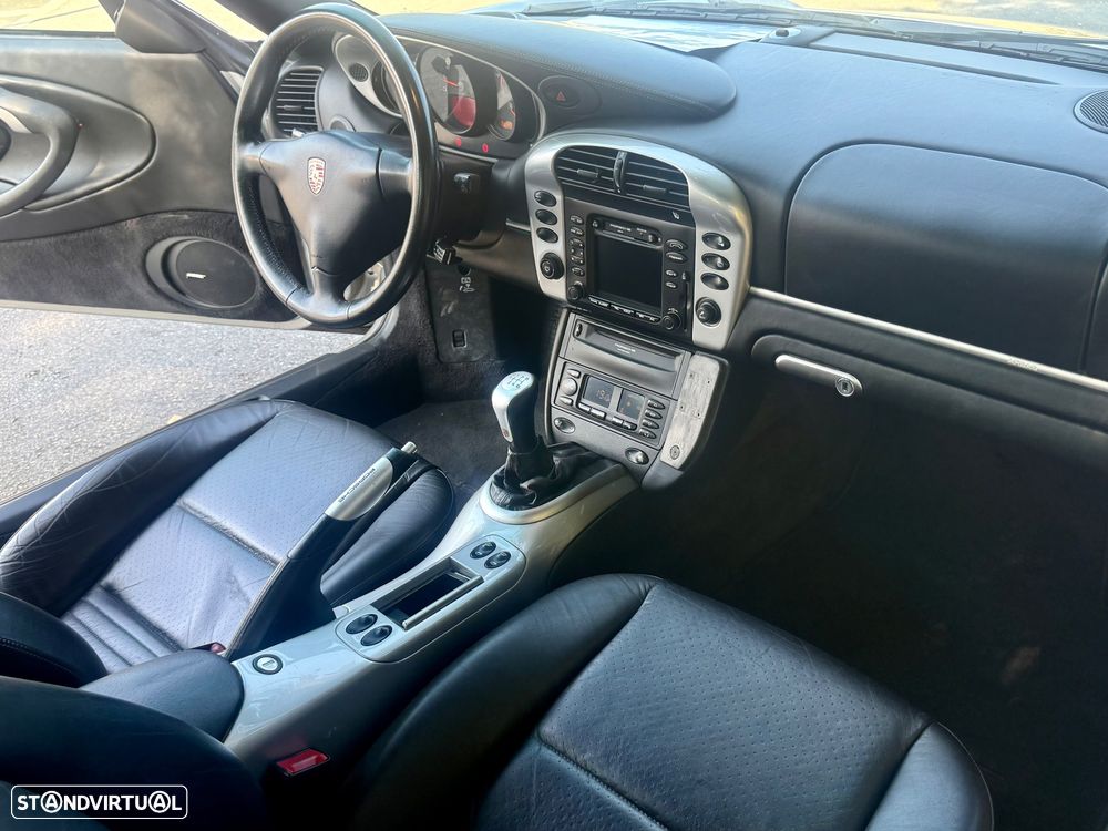 Porsche 911 (996) Carrera 4S - 17