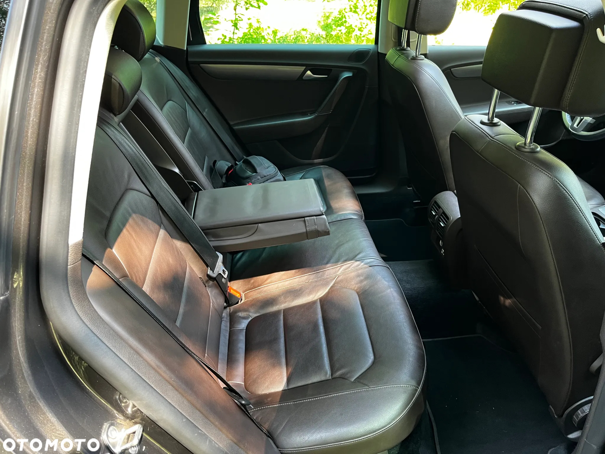 Volkswagen Passat Variant 1.6 TDI BlueMotion Technology Highline - 18