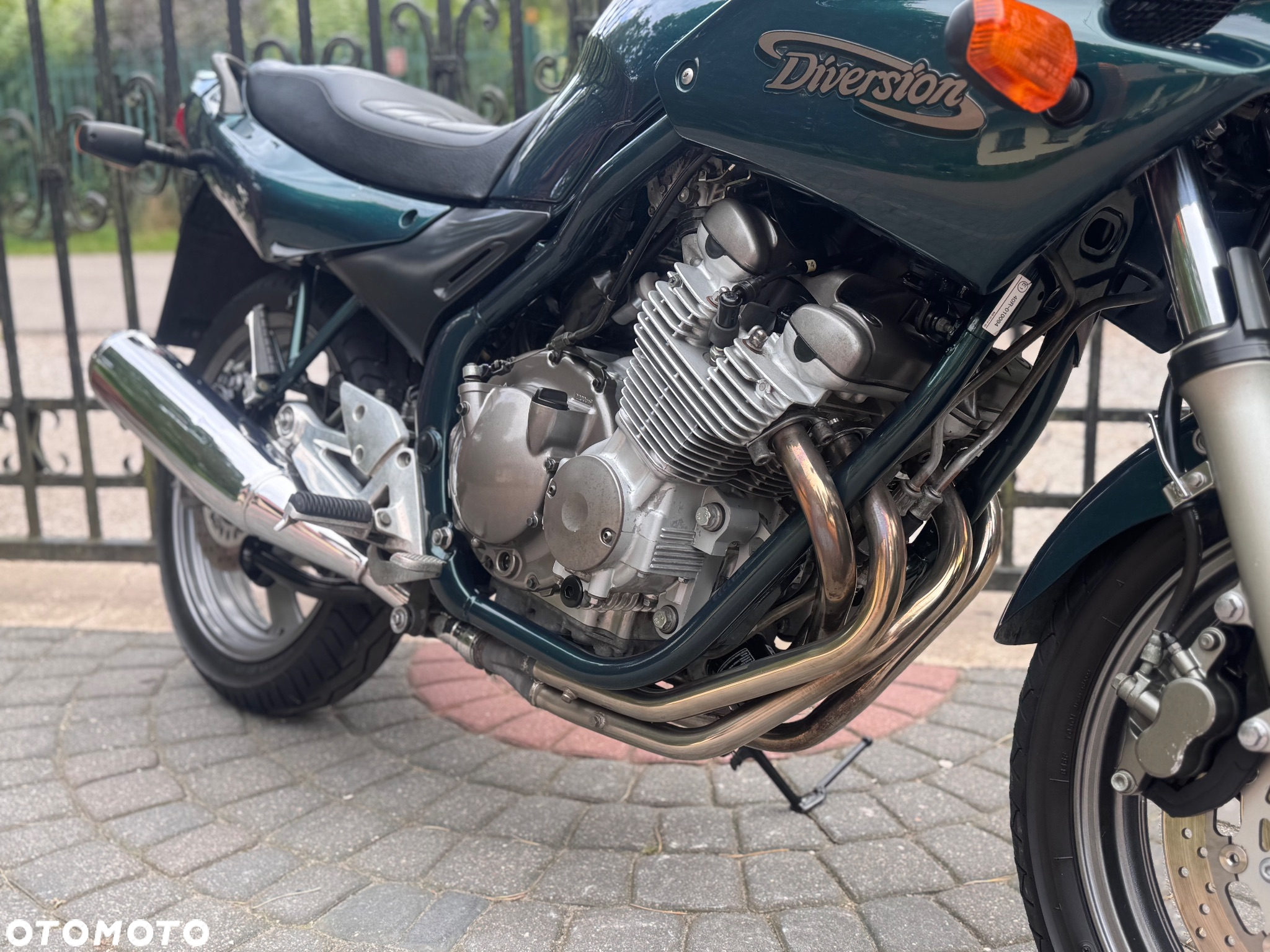 Yamaha XJ - 12