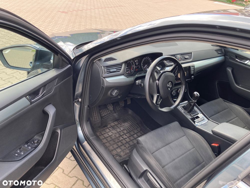 Skoda Superb 2.0 TDI Ambition - 12
