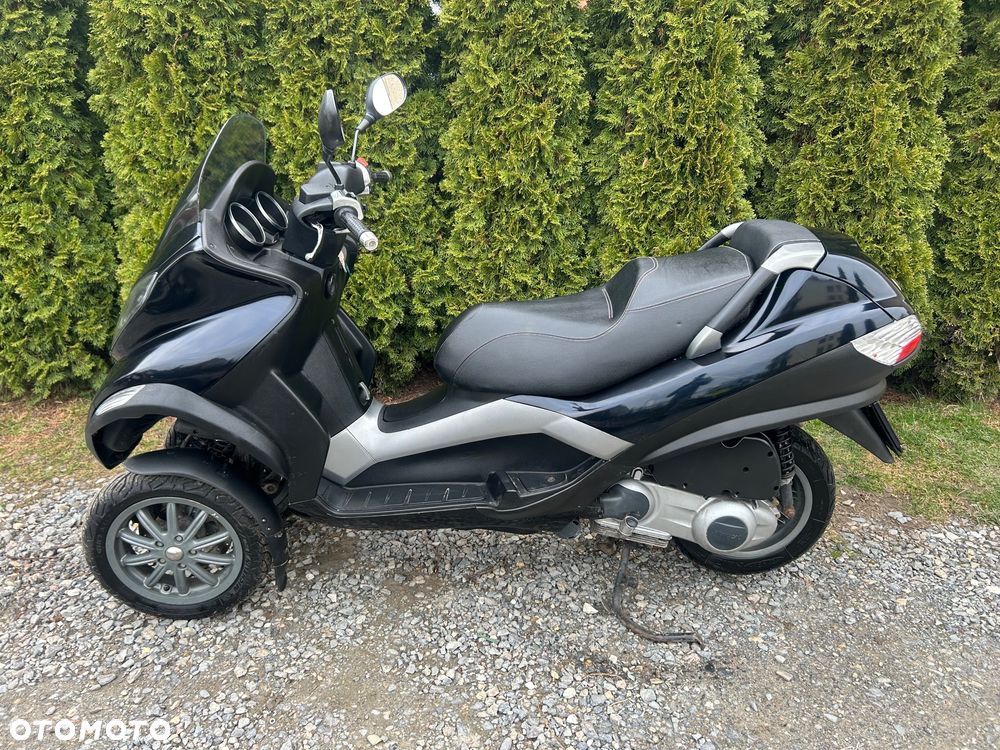 Piaggio MP-3 - 4