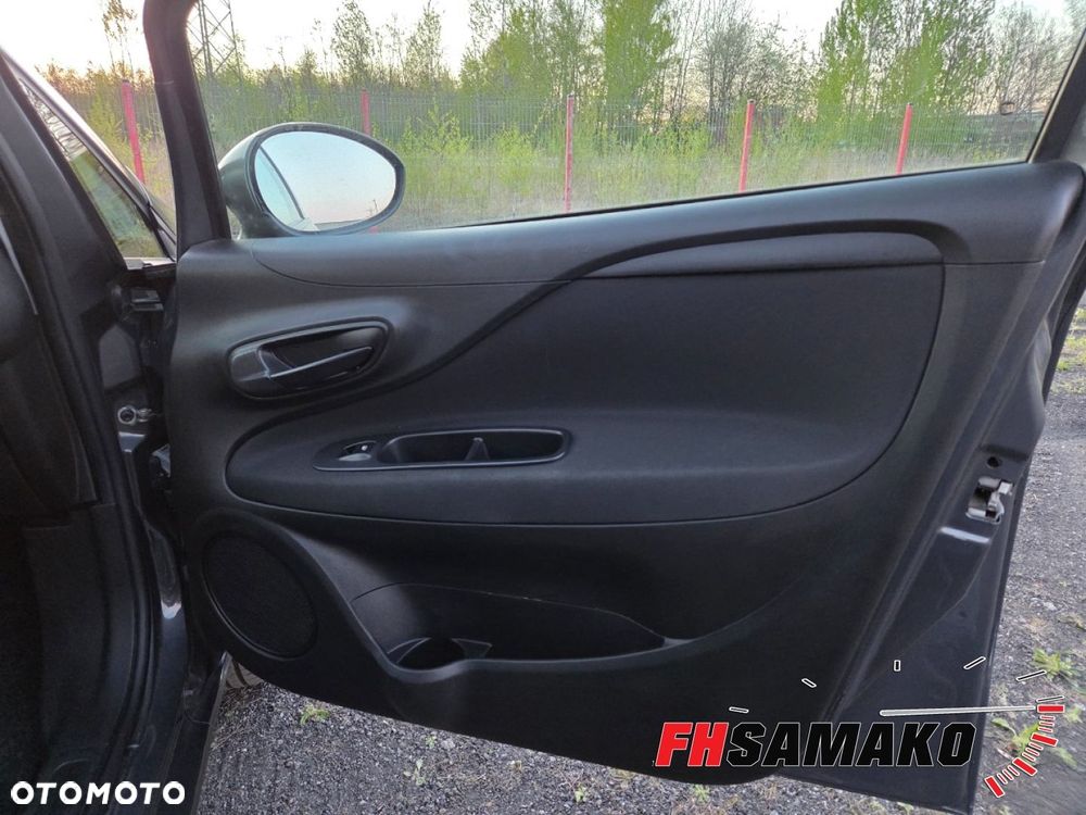 Fiat Punto 1.2 Young - 26