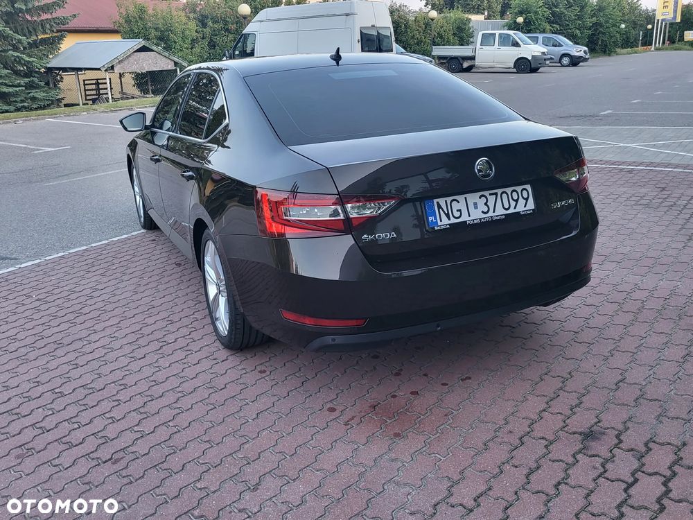 Skoda Superb 2.0 TDI Style DSG - 6