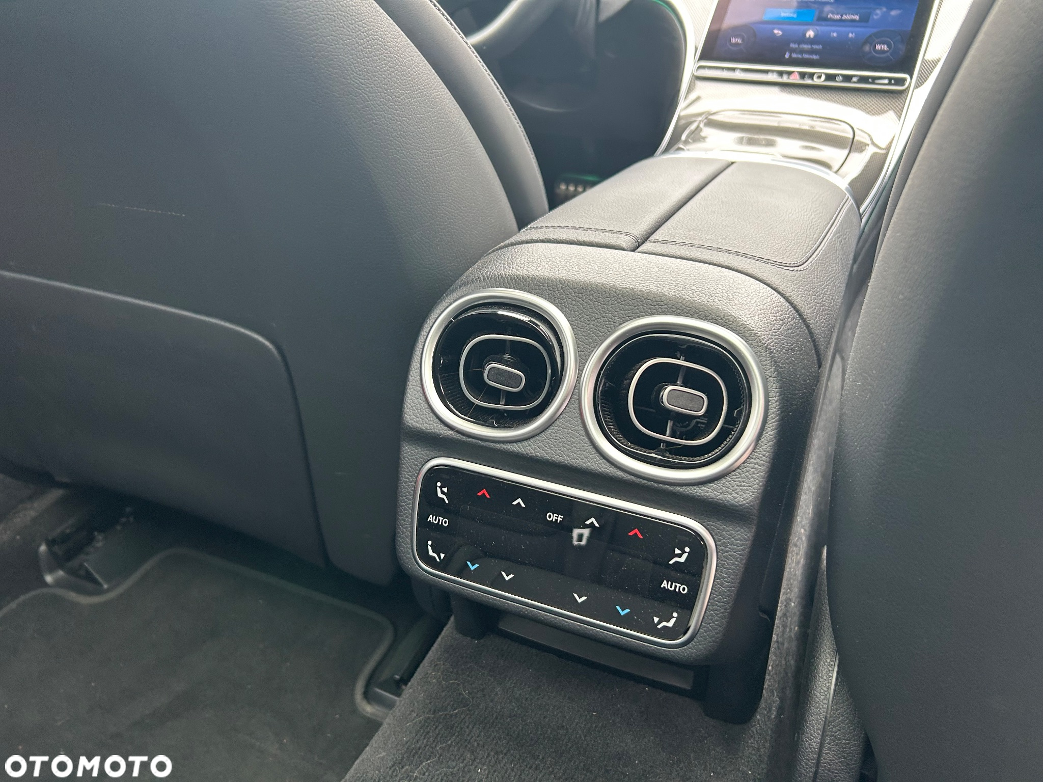 Mercedes-Benz Klasa C 300 4MATIC 9G-TRONIC - 15